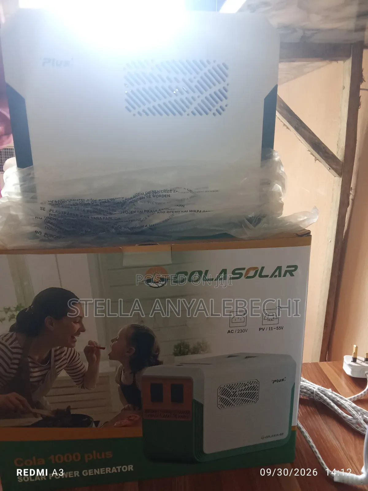 Quality Cola 1000w Plus Solar Generator + Free Solar Iron
