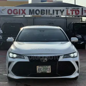 Toyota Avalon XSE FWD Sedan (3.5L V6 8A) 2019 White