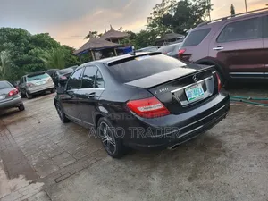 Mercedes-Benz C300 2009 Black