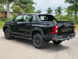 New Toyota Hilux 2026 Black