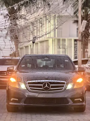 Mercedes-Benz E350 Base 4Matic Sedan AWD (3.5L 6cyl 7A) 2011 Gray