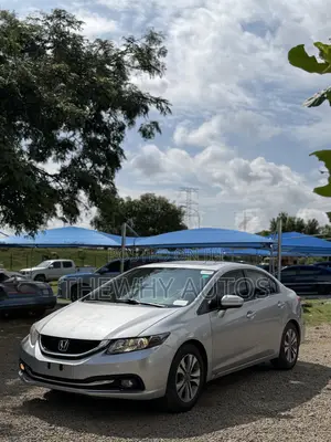Honda Civic EX-L w/Navigation 4dr Sedan (1.8L 4cyl CVT) 2015 Silver