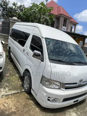 Toyota HiAce 2015 White