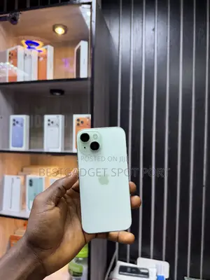 Apple iPhone 15 128 GB Green