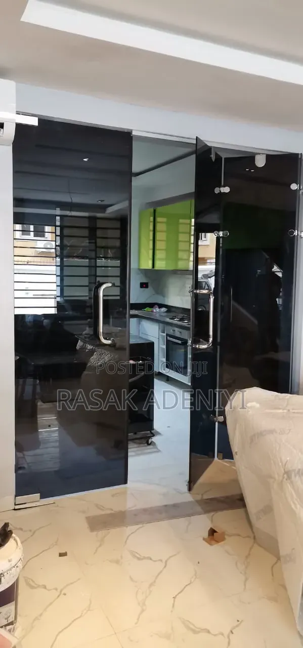 Frameless Folding Glass Door
