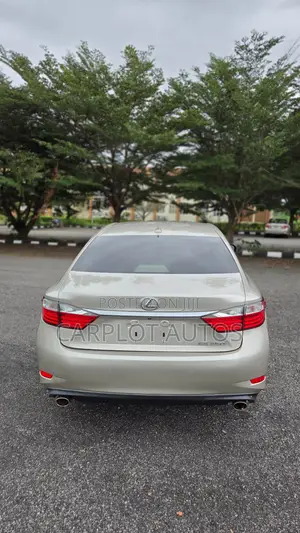 Lexus ES 350 FWD 2013 Gold