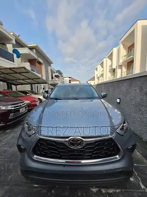 Toyota Highlander Limited AWD 2023 Gray