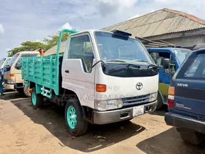 Toyota Dyna 150 Petrol Engine 3.5t Capacity
