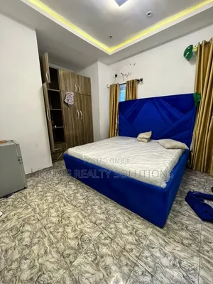 Mini Flat in Chevron for rent