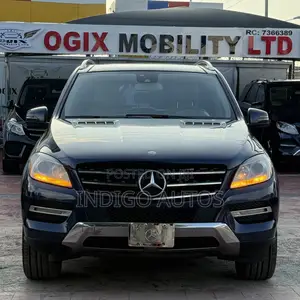 Mercedes-Benz M Class ML350 4MATIC 4dr SUV AWD (3.5L 6cyl 7A) 2014 Blue