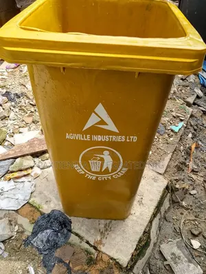 240 Litres Trash Can for Dirts