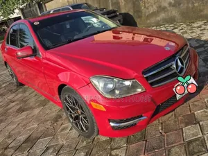 Mercedes-Benz 350D 2015 Red