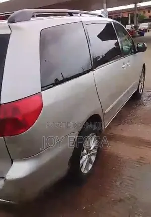 Toyota Sienna 2006 Silver
