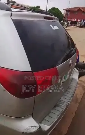 Toyota Sienna 2006 Silver