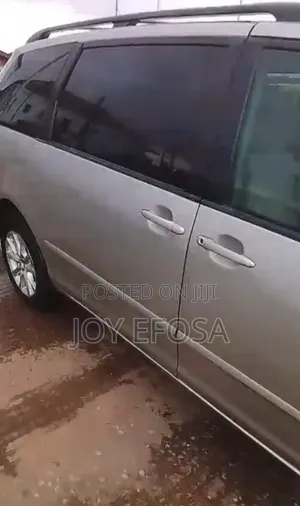 Toyota Sienna 2006 Silver