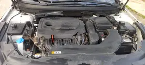 Hyundai Sonata SE 4dr Sedan (2.4L 4cyl 6A) 2015 Silver
