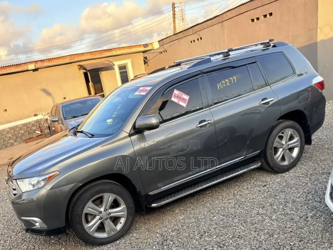 Toyota Highlander 2012 Gray