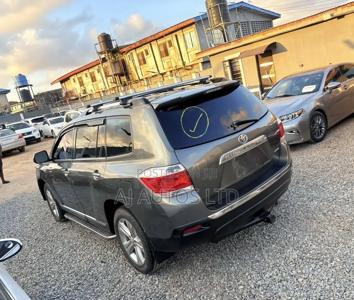 Toyota Highlander 2012 Gray