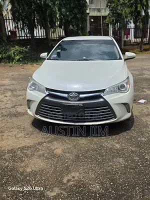 Toyota Camry XLE 4dr Sedan (2.5L 4cyl 6A) 2017 White