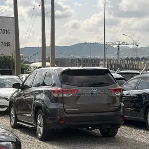 Toyota Highlander Limited 4dr SUV AWD (3.5L 6cyl 6A) 2015 Gray