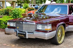 Cadillac Deville 1988 Red
