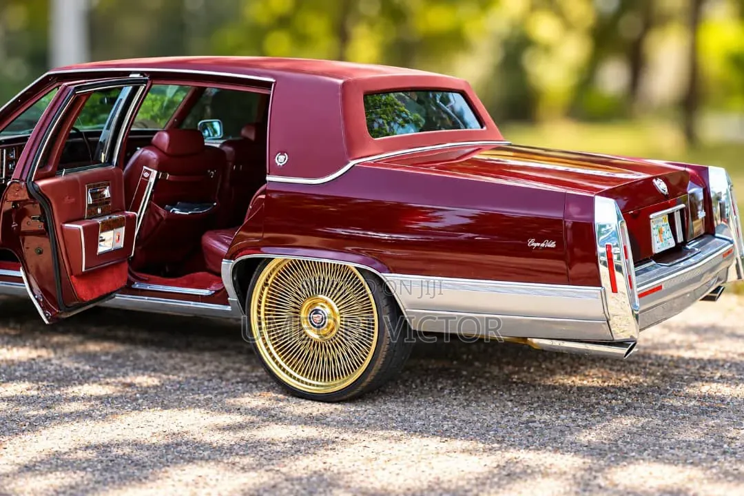Cadillac Deville 1988 Red