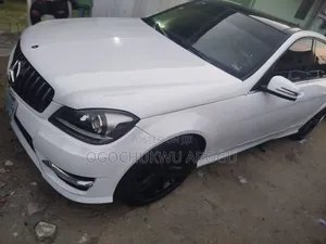 Mercedes-Benz C300 2010 White
