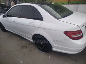 Mercedes-Benz C300 2010 White