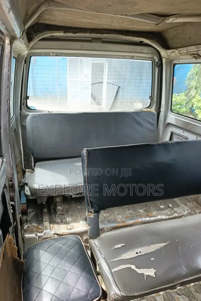 Suzuki APV Minibus 2007 Silver