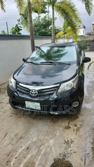 Toyota Avensis 2.0 Advanced Automatic 2012 Black