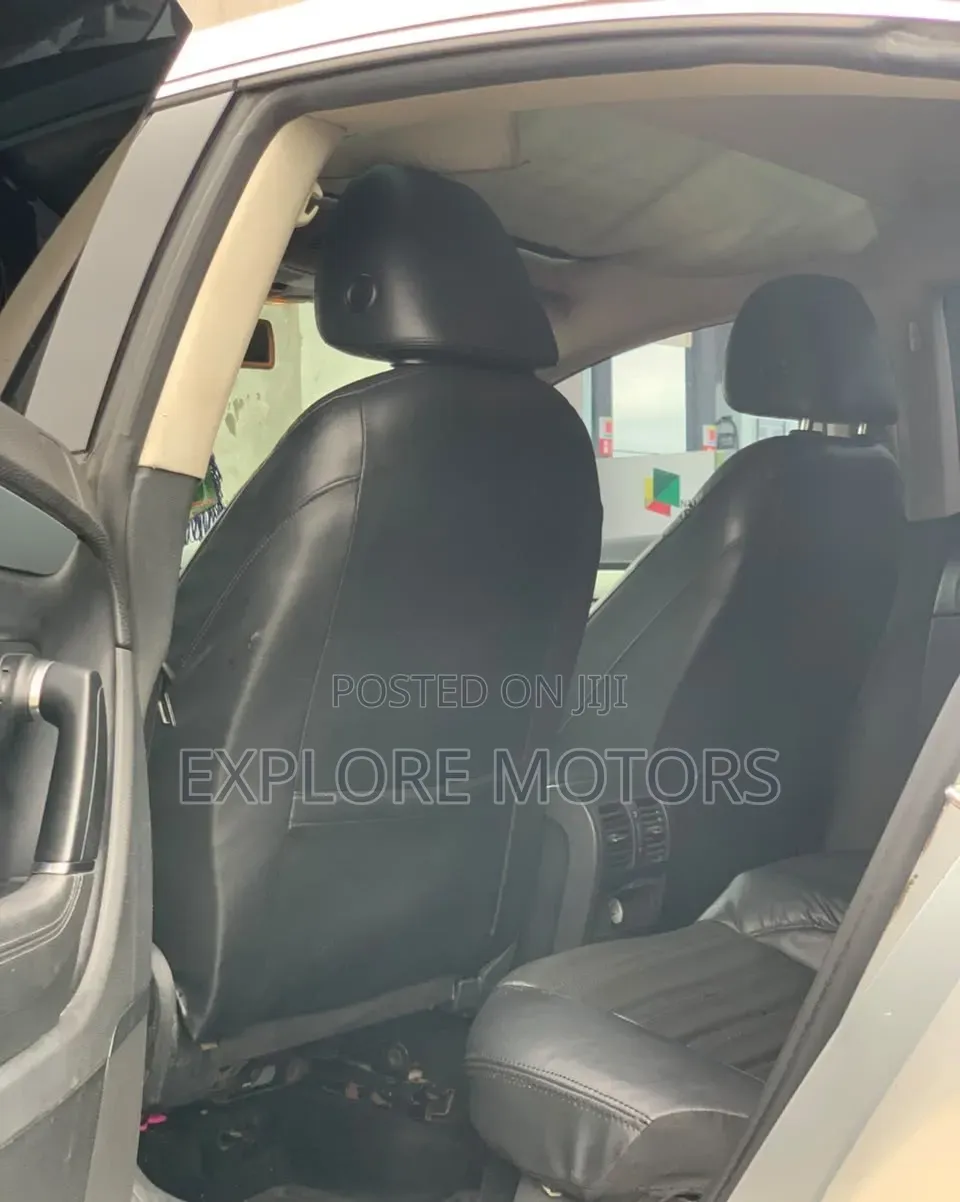 Volkswagen Passat 2009 Silver