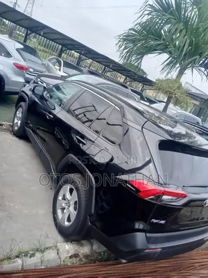 Toyota RAV4 XLE AWD 2020 Black