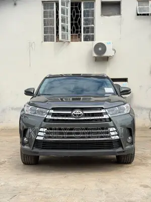 Toyota Highlander XLE V6 4x4 (3.5L 6cyl 6A) 2016 Green