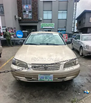 Toyota Camry 2002 Gold