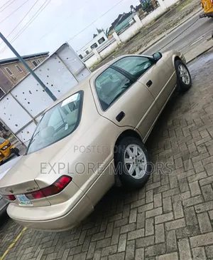 Toyota Camry 2002 Gold