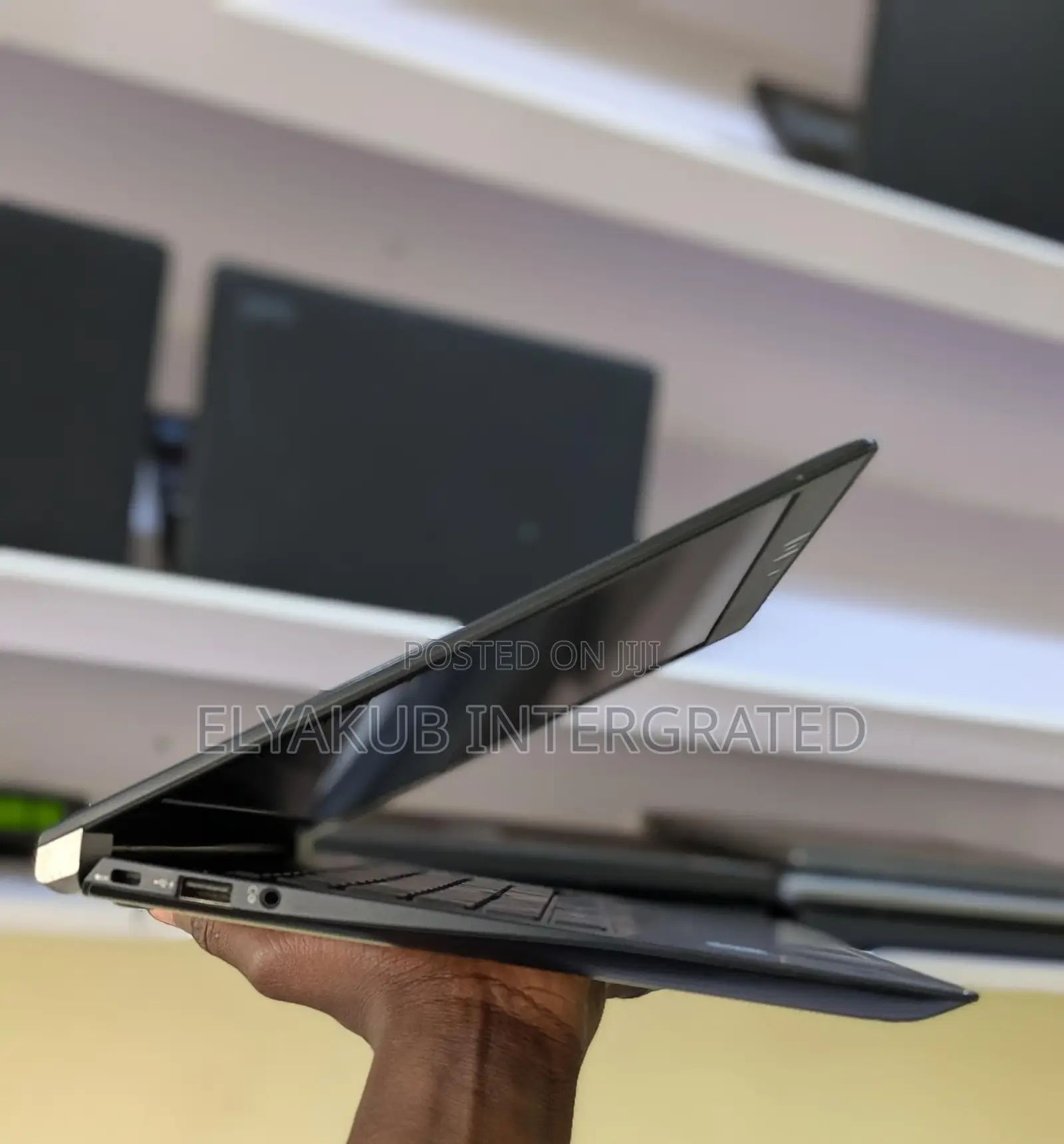 New Laptop Toshiba 8GB Intel Core i5 SSD 256GB