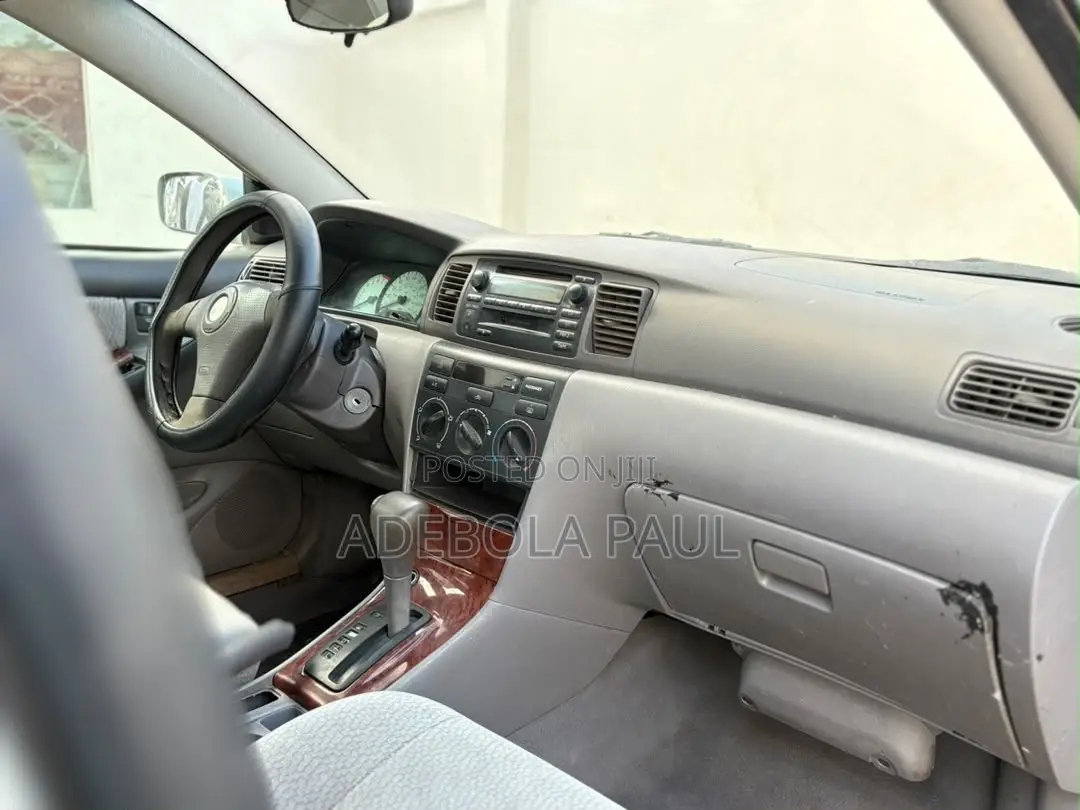 Toyota Corolla 2004 Silver