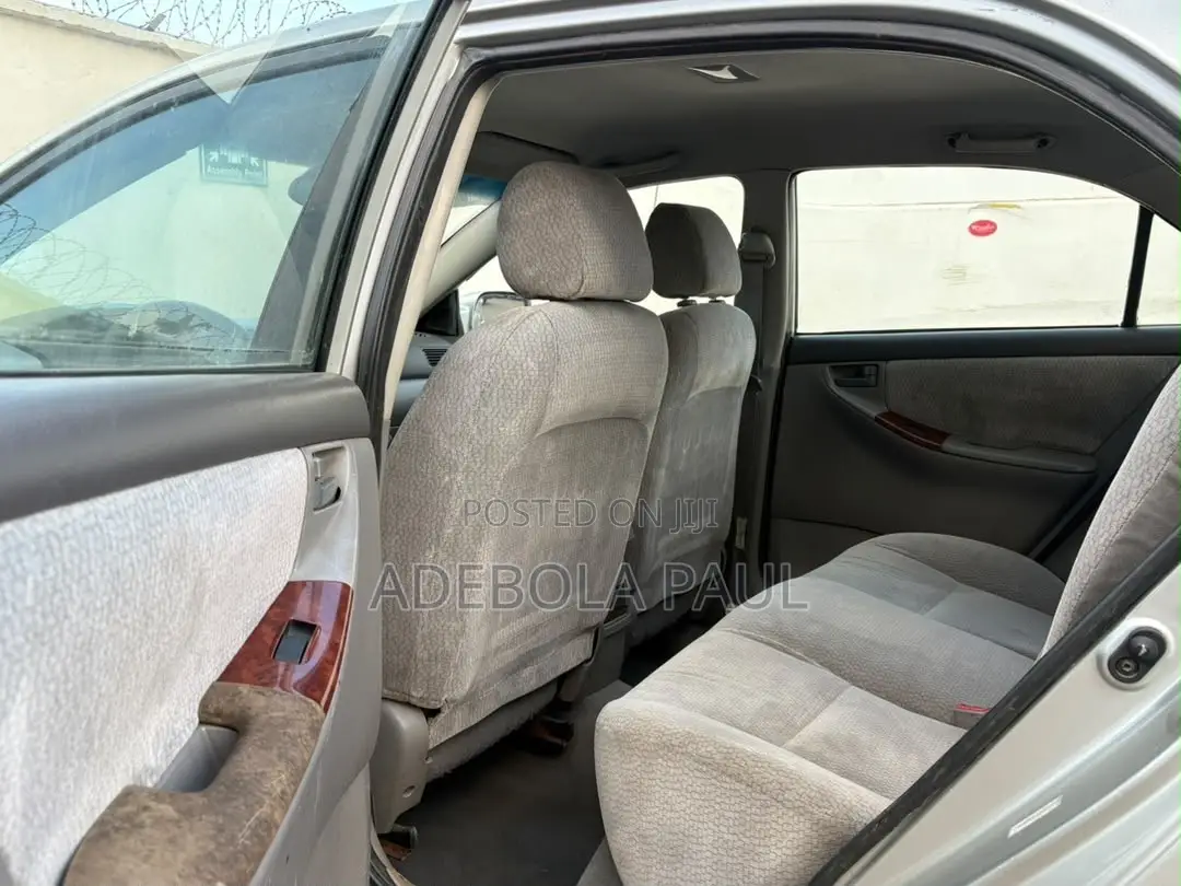 Toyota Corolla 2004 Silver