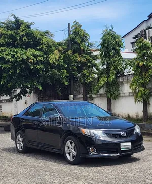 Toyota Camry SE 4dr Sedan (2.5L 4cyl 6A) 2013 Black