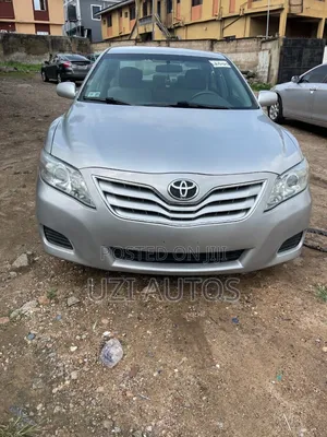Toyota Camry 2010 Silver