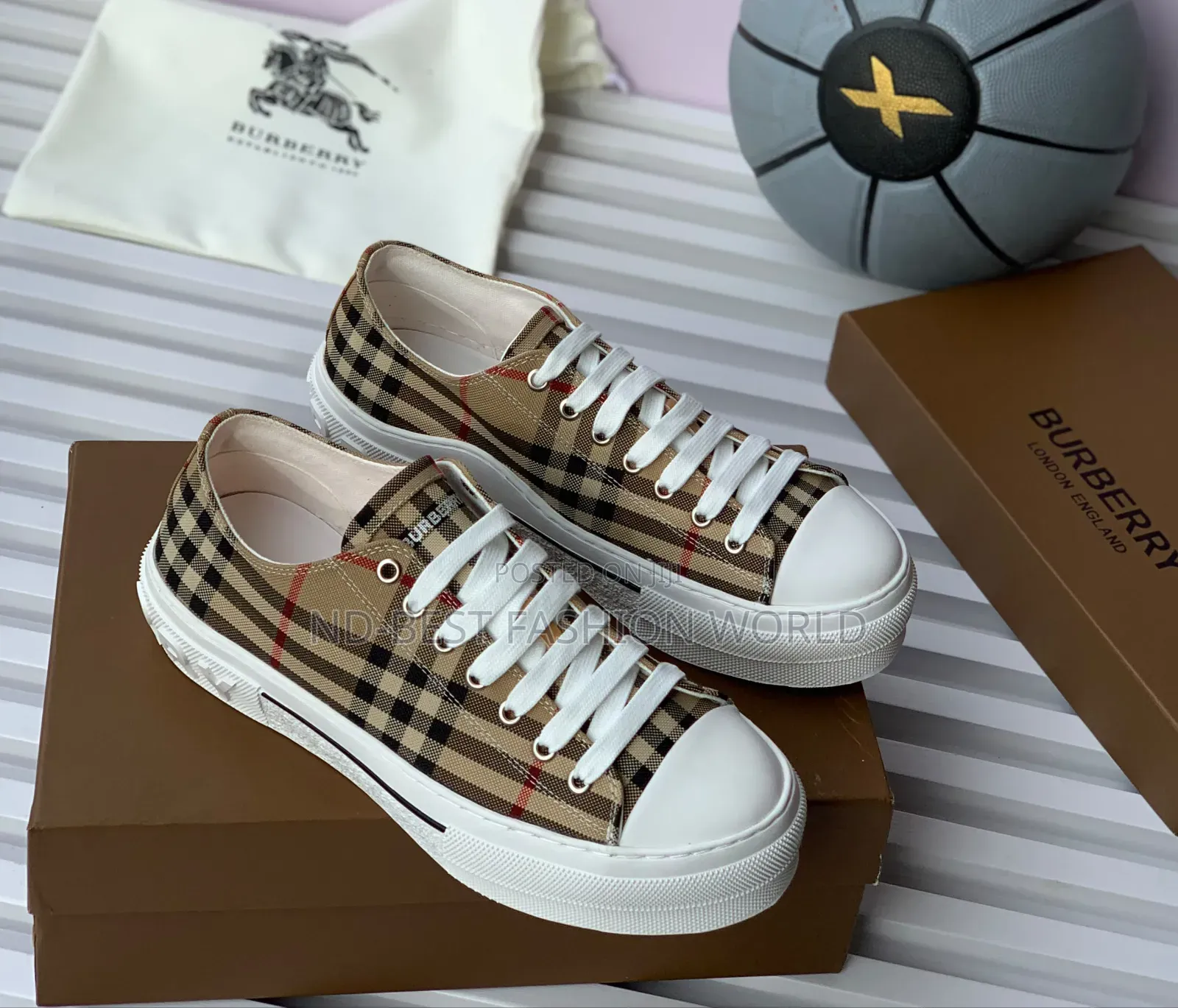 Burbery Quality Sneakers