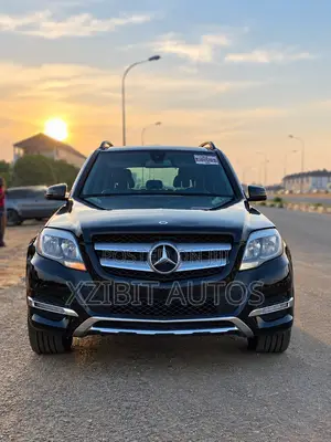 Mercedes-Benz GLK-Class Base GLK 350 4dr AWD 4MATIC (3.5L 6cyl 7A) 2015