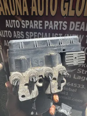 Toyota RAV4 2013–2016 ABS Brake Pump