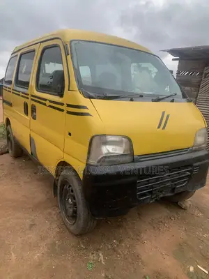 Toyota Quantum 2005 Yellow