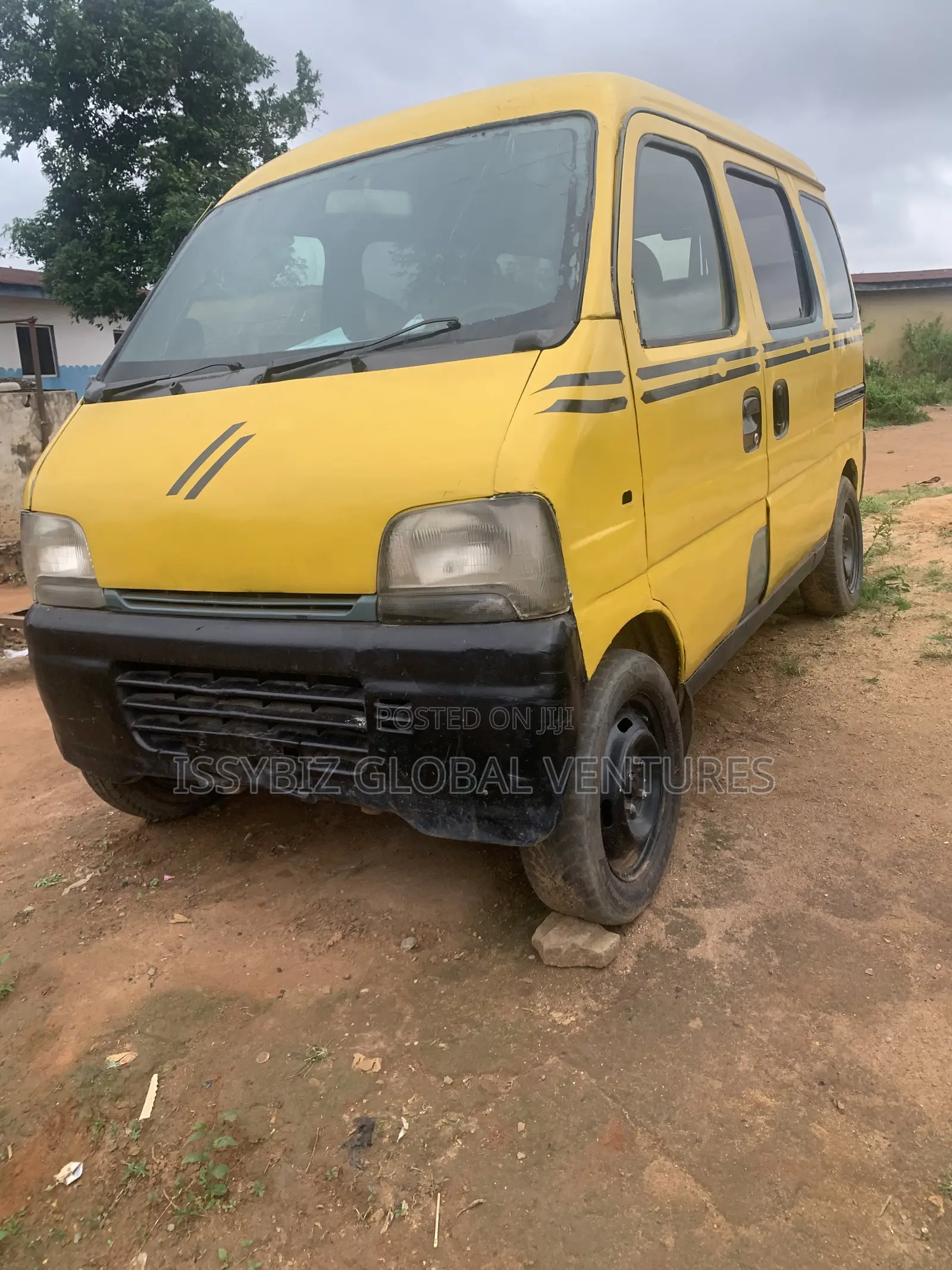 Toyota Quantum 2005 Yellow