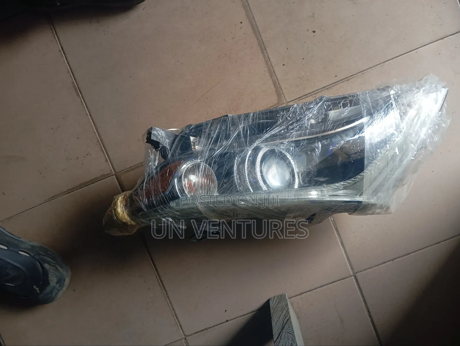 Headlight Toyota Venza 2015 LED