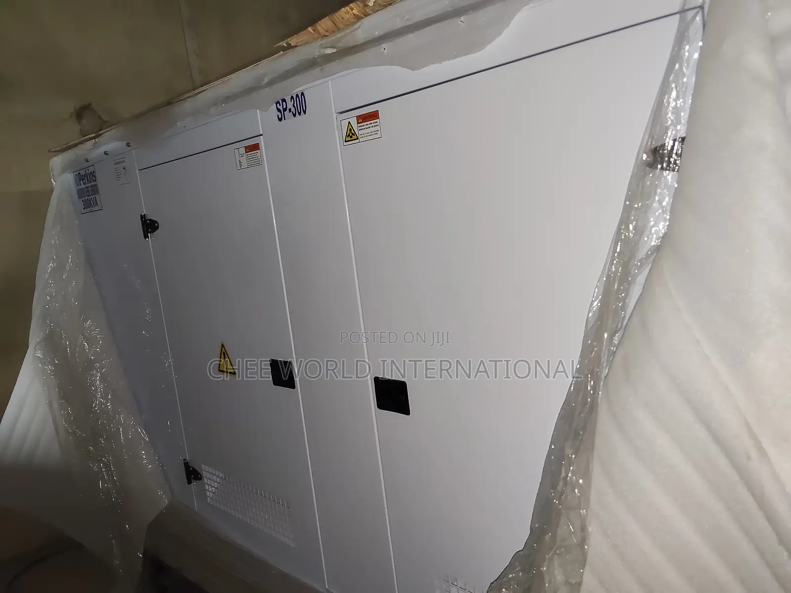 300kVA Original Perkins Silent/Soundproof Diesel Generator coper Coil