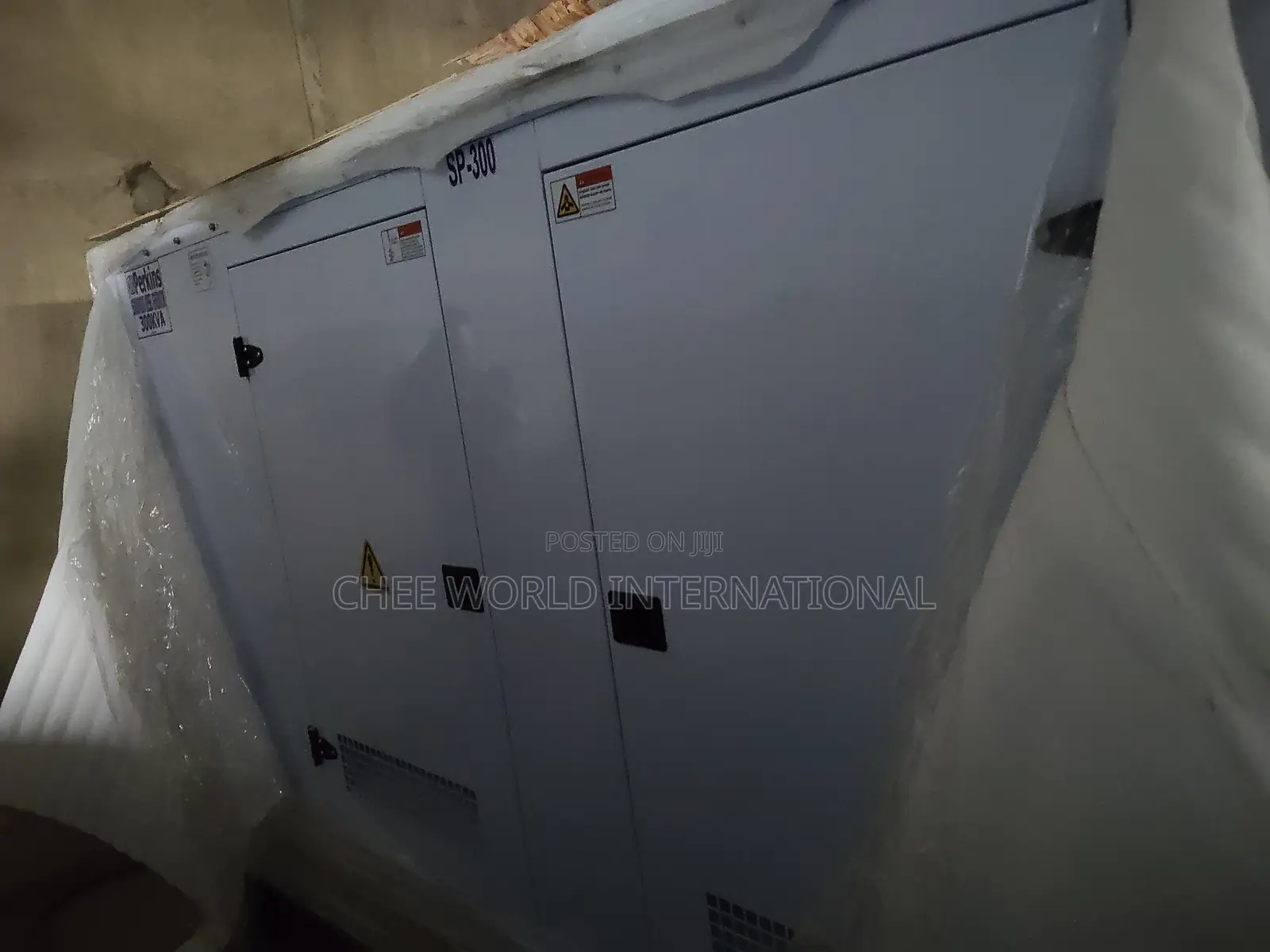 300kVA Original Perkins Silent/Soundproof Diesel Generator coper Coil