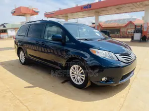 Toyota Sienna XLE 8 Passenger 2011 Blue