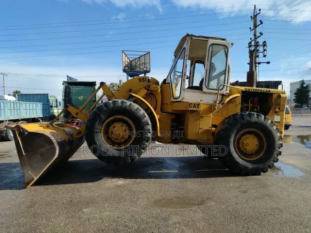 Call/WhatsApp to Rent Payloader